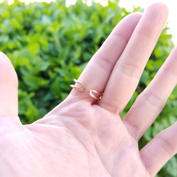 💎NEW💎 ADJUSTABLE DAINTY DOUBLE LAYERED RING - Picture 5 of 7